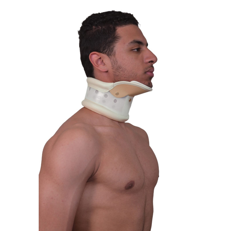 Care hard collar with chin Care hard collar with chin